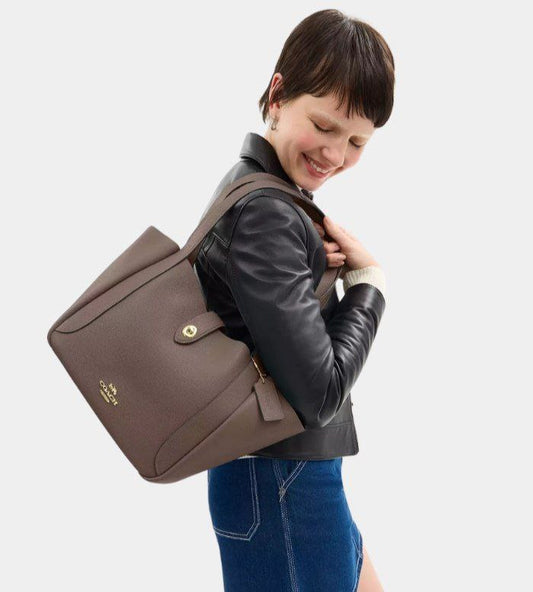 Hadley Turnlock - COACH