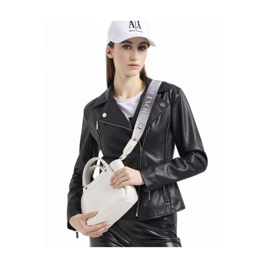 Armani Exchange
Size. 24 x 20 x 9