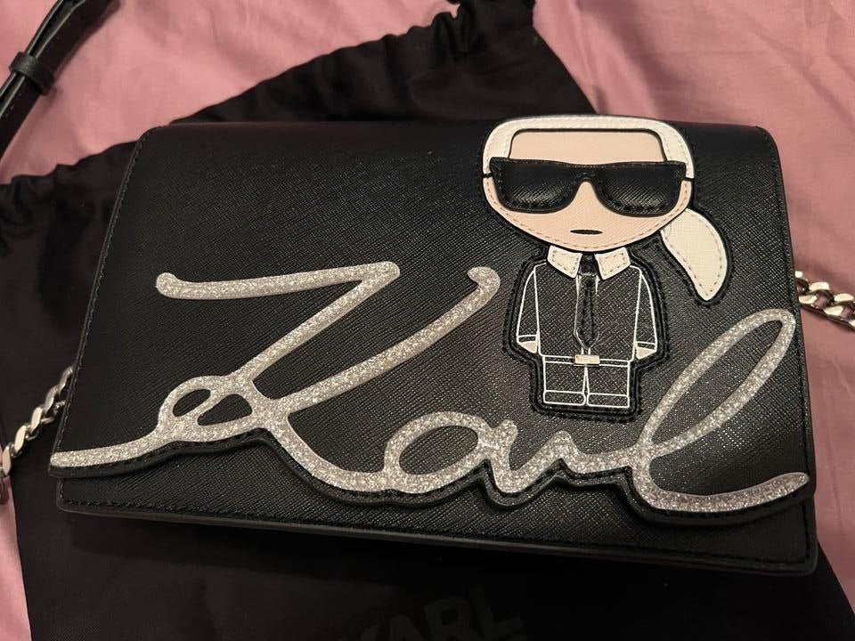 Karl LAGERFELD 
22*15*24