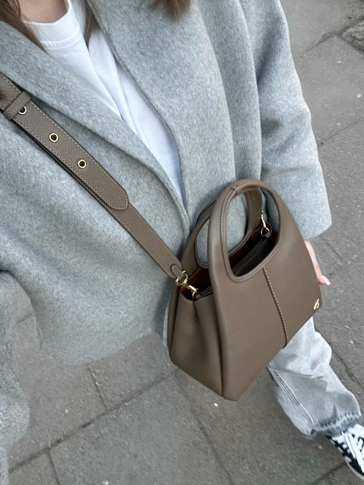 Lana coach 23