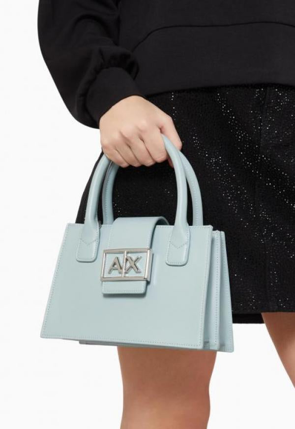 Armani exchange

Armani Exchange Top handles in technical fabric