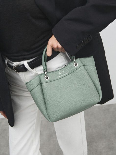 Armani Exchange 
Size. 24 x 20 x 9 cm