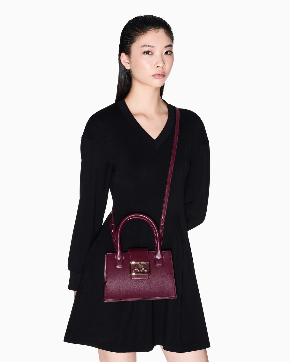 Armani exchange

Armani Exchange Top handles in technical fabric