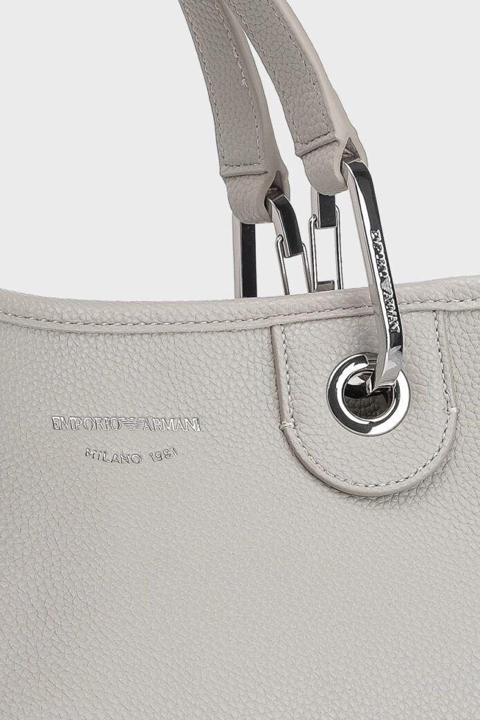 Armani Exchange 
Size. 26x 21 x 10cm