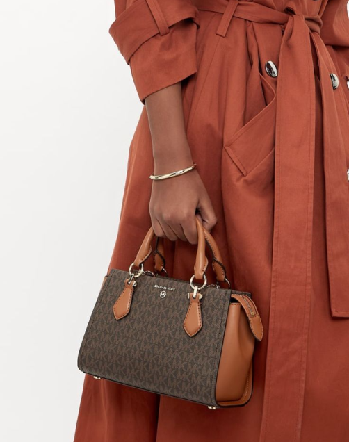Michael Kors
Marilyn Small Logo Crossbody Bag