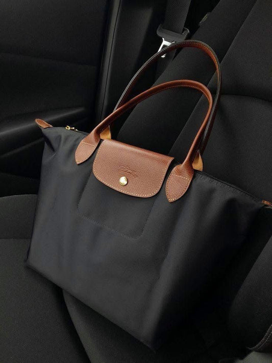 Longchamp L