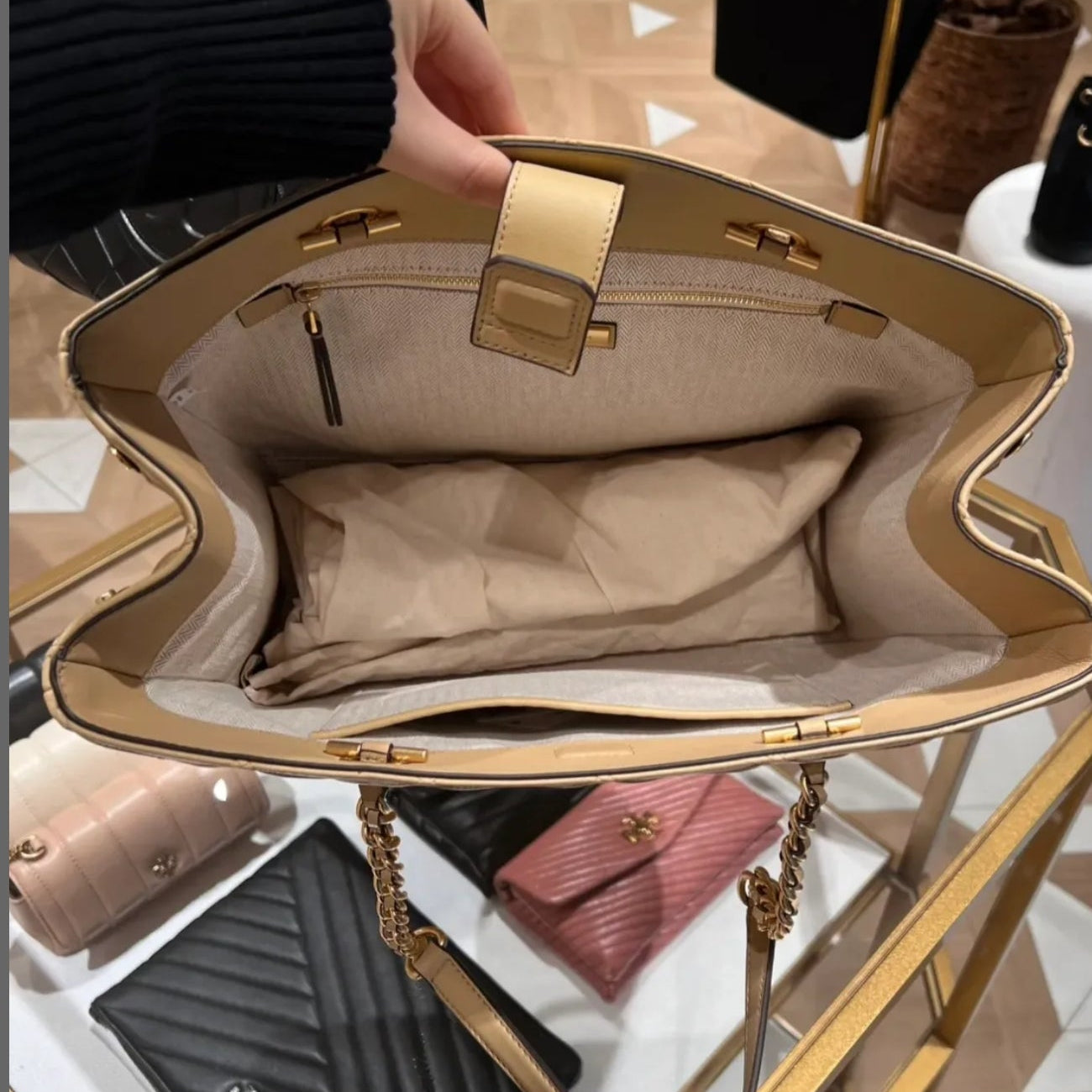 Tory Burch Tote Fleming soft large size.