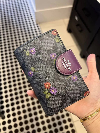 Coach
Medium Corner Zip Wallet In Signature Canvas With Country Floral Print