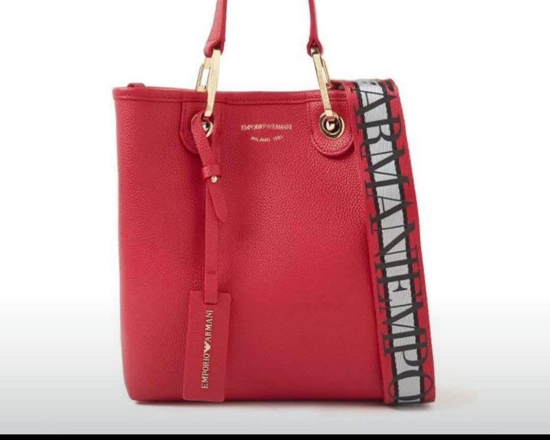 Armani Exchange size 24×21×10