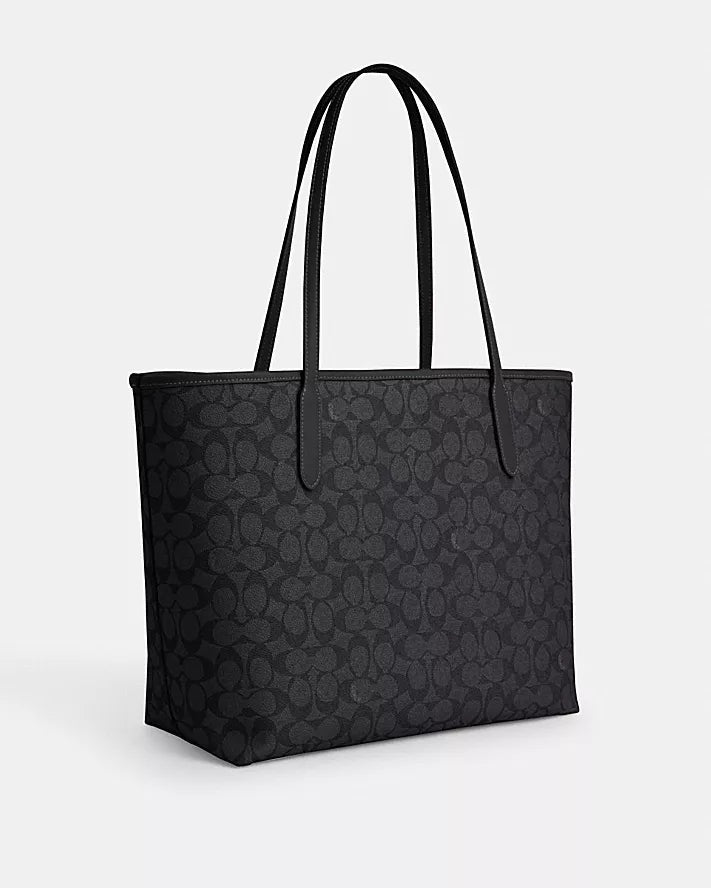 Coach
City Tote in Signature