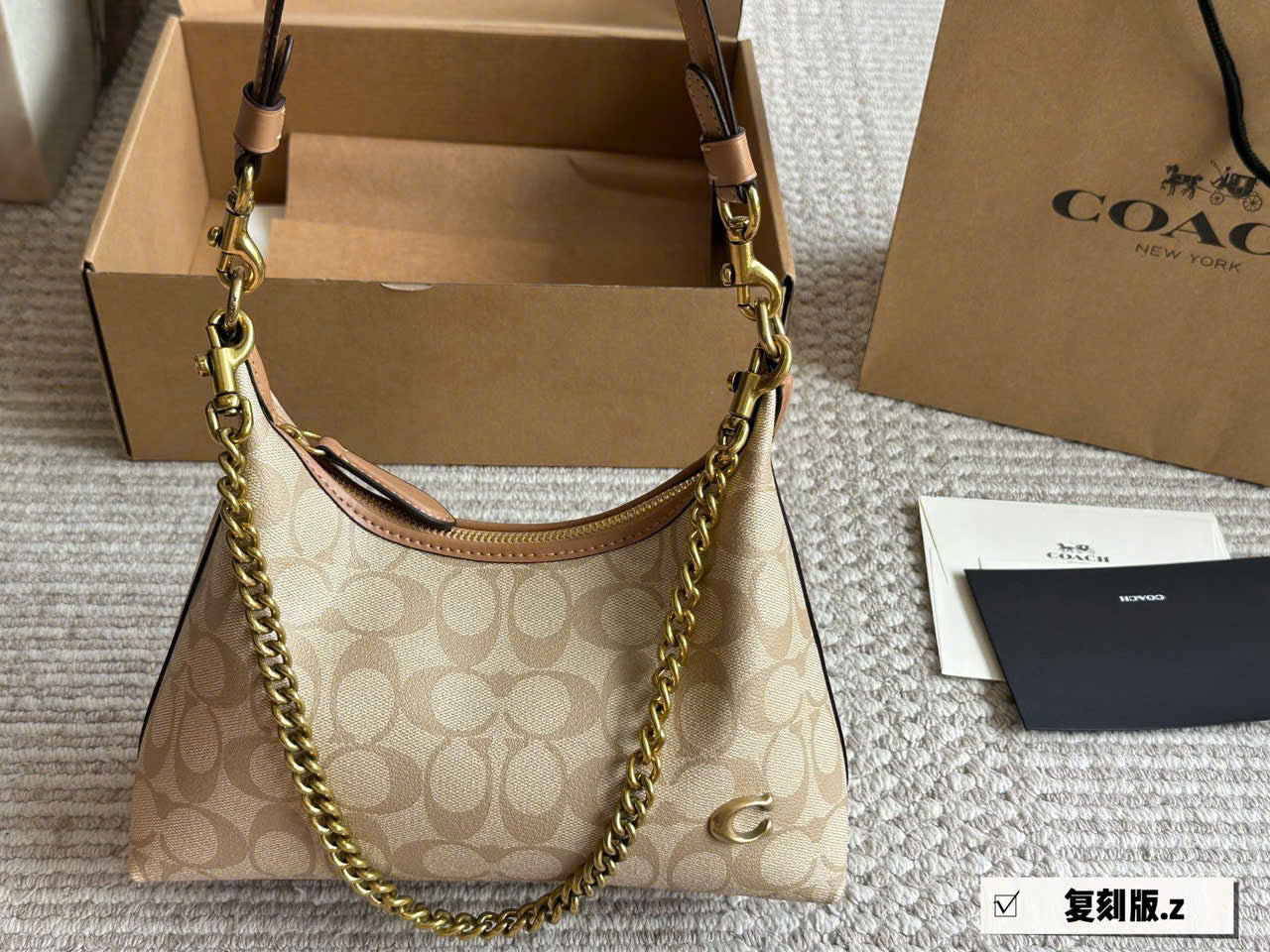 Juliet Shoulder Bag 25 In Signature