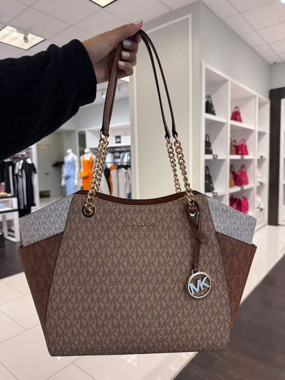 Michael kors 
Voyager large Logo Tote Bag