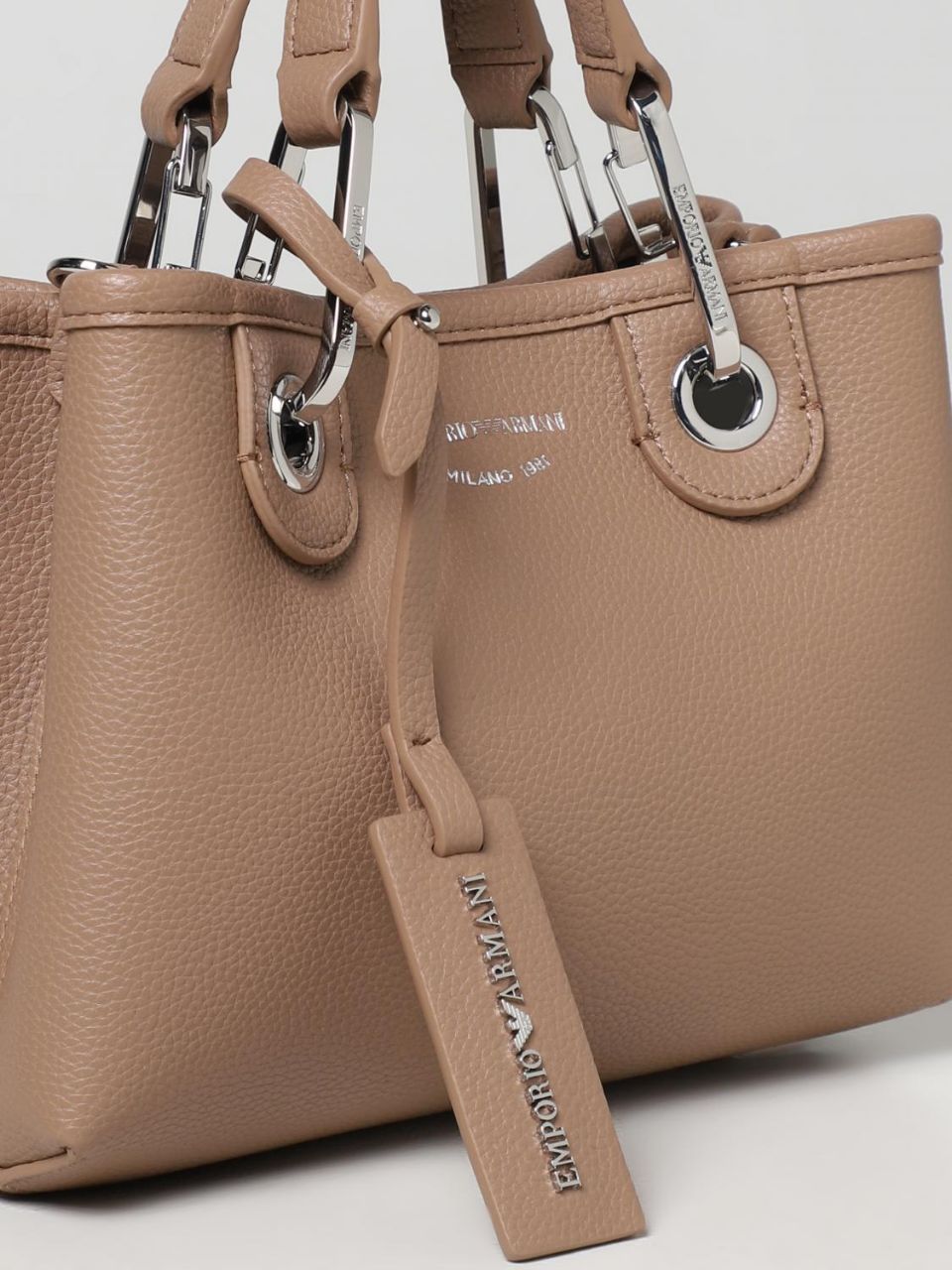 Armani Exchange 
Size. 26x 21 x 10cm