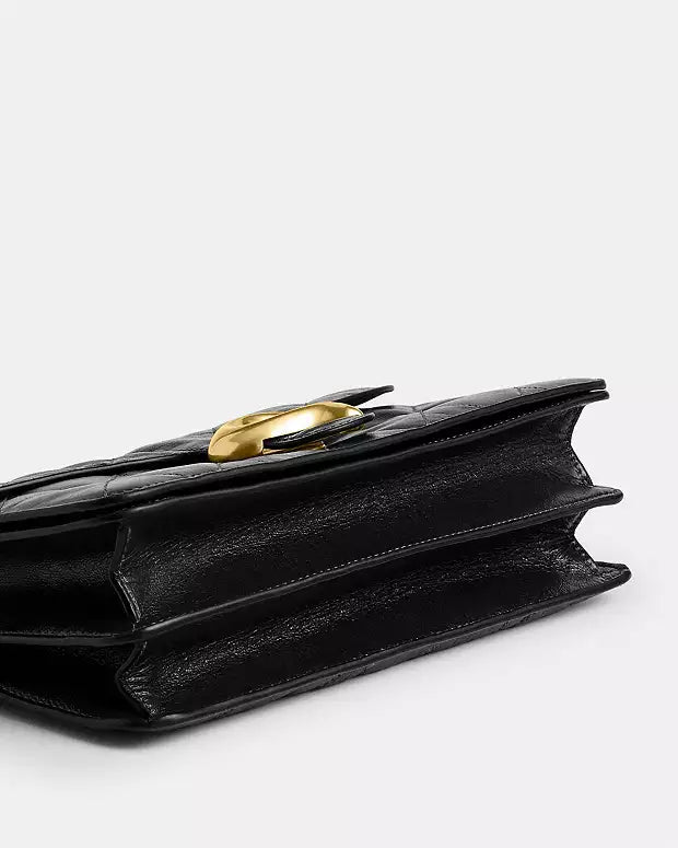 Chain shoulder bag 26