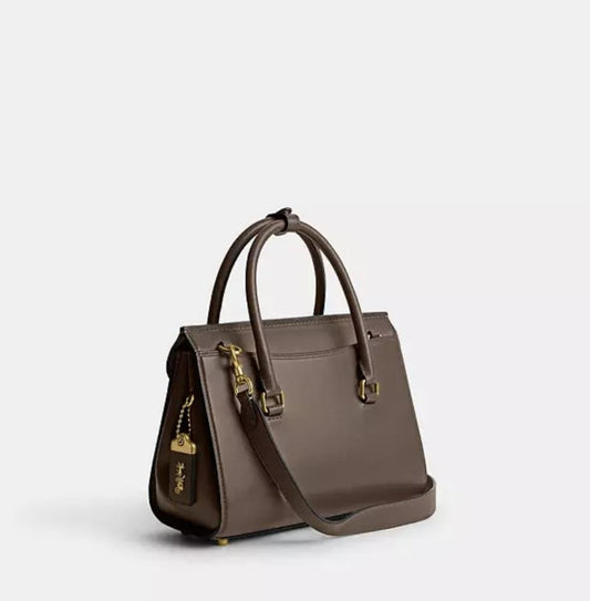 Coach Broome Carryall 


26×19.5×11.5