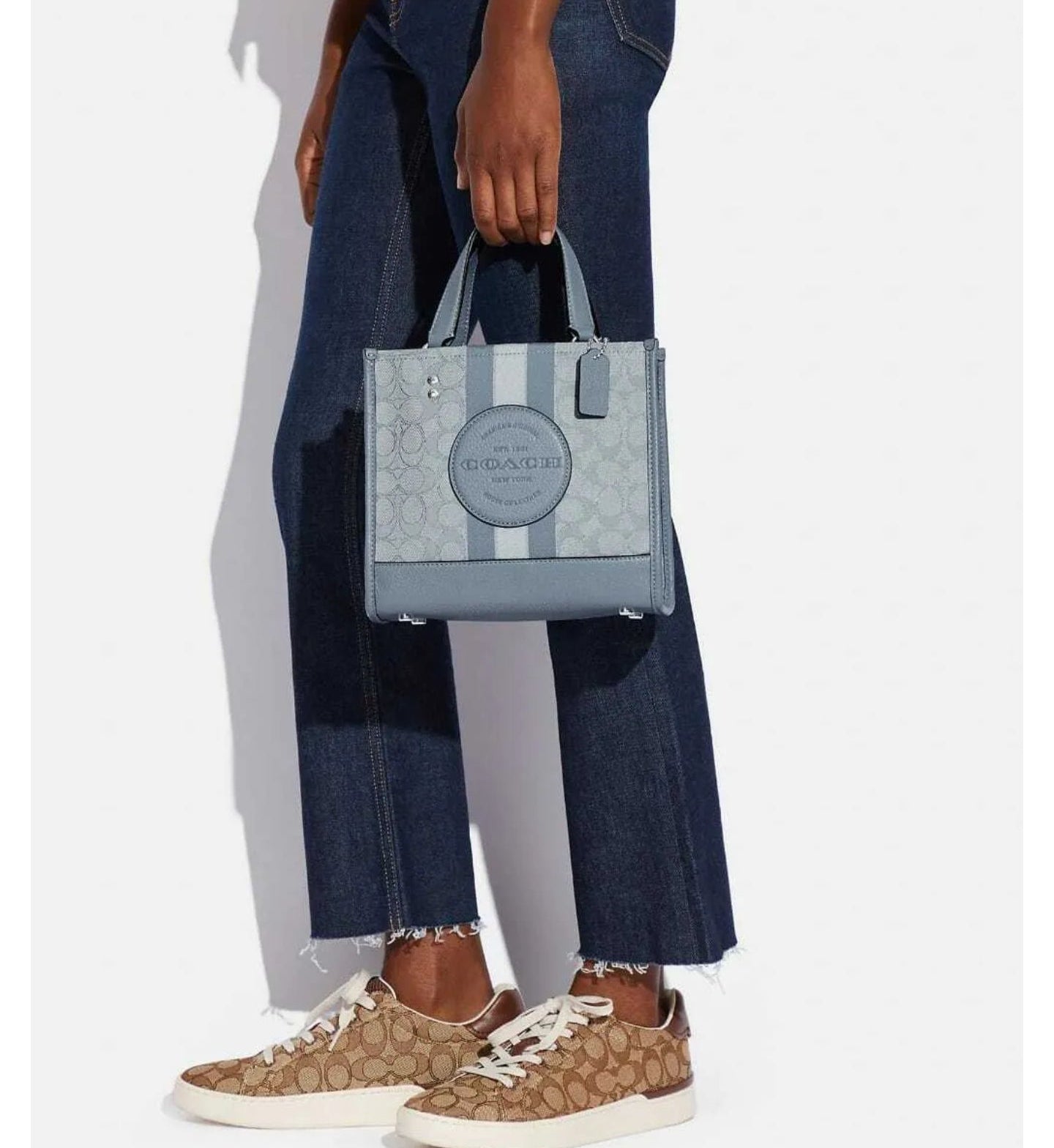 Coach Dempsey Tote 22 In Signature Jacquard