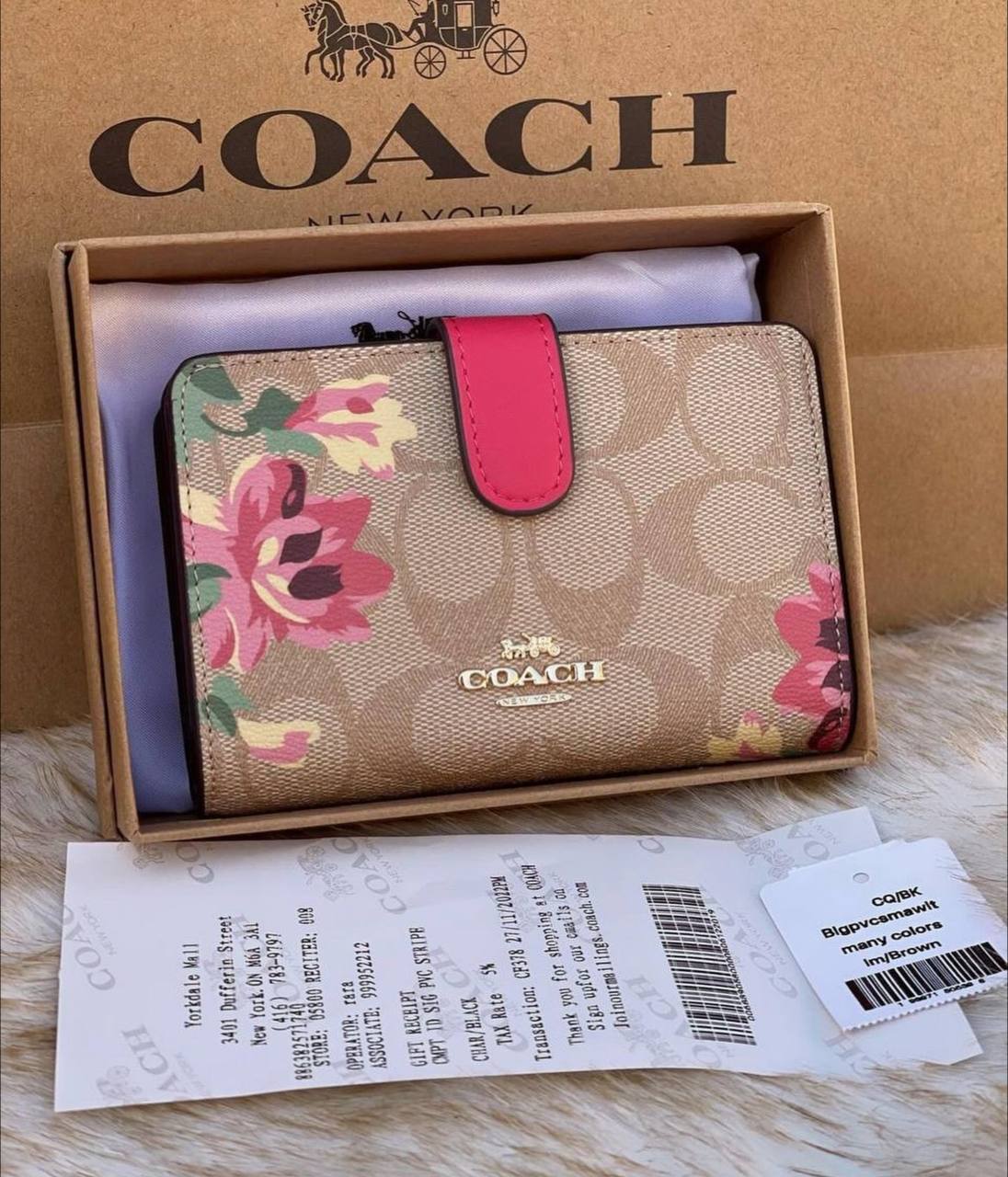 Coach Original Classic MEDIUM CORNER ZIP WALLET IN SIGNATURE CANVAS WITH LILY PRINT LIGHT KHAKI/PINK MULTI/GOLD