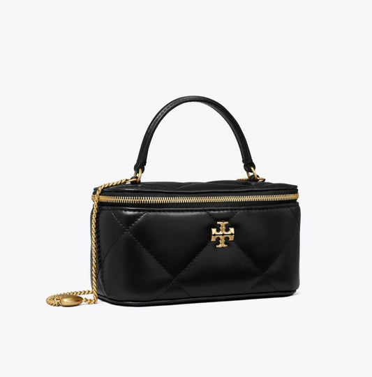 Tory Burch
 
KIRA DIAMOND QUILT VANITY CASE BLACK
