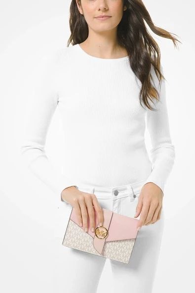 Michael Kors
Signature Mk Charm Mid Wallet On Chain Crossbody